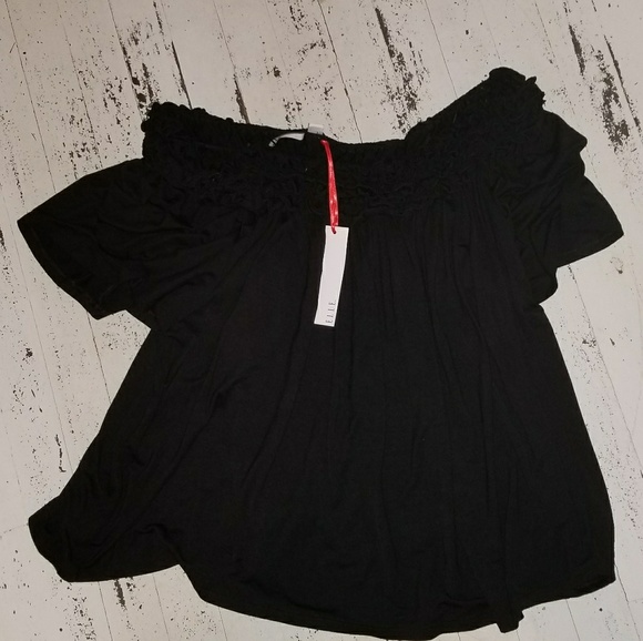 Elle Tops - NWT  shirt